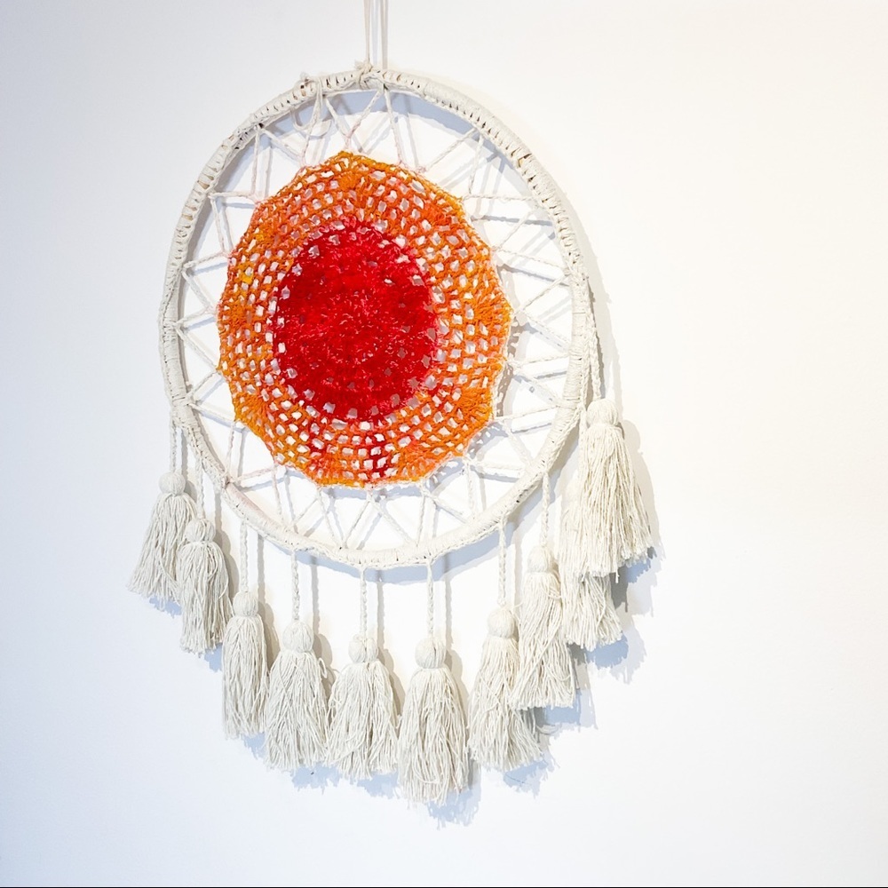Large VINTAGE White Crocheted Dreamcatcher - Picture 2 of 10